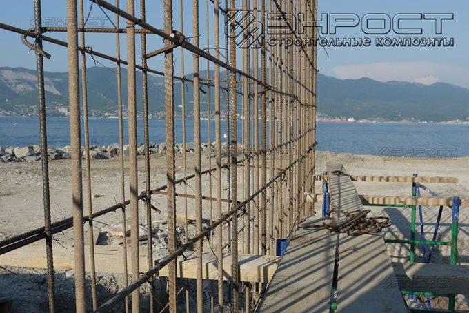Применение стеклопластиковой арматуры "ROCKBAR" в строительстве опорной стены берегоукрепления, г. Новороссийск.
